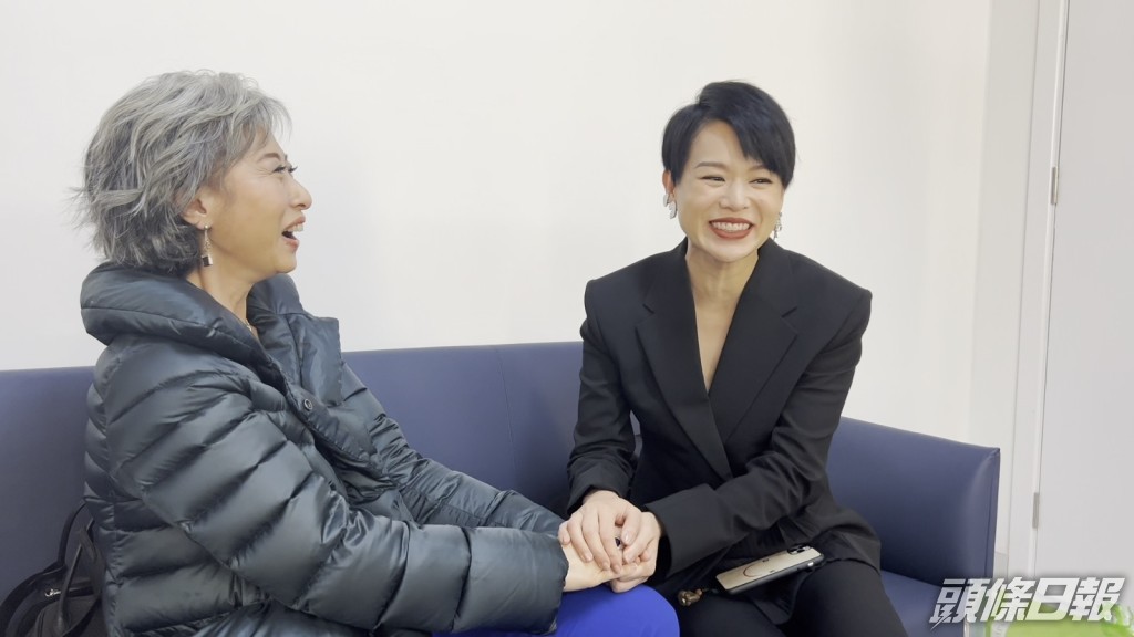 今次巧遇葉蒨文，胡杏兒非常雀躍。